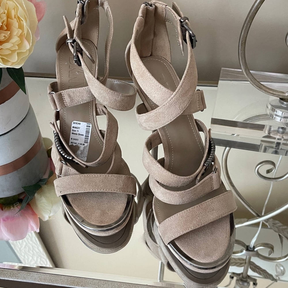 DKNY Women's Essential Baby Slide Sandal Elegant Tan Strappy Heels - Picture 6 of 14